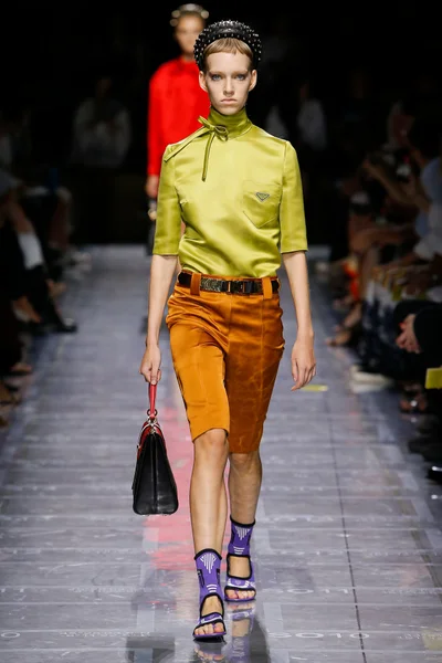 Look 2